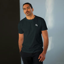 Kép betöltése a galériamegjelenítőbe: AKPH small logo PHOREVER™ back modern-fit Tee (14 colors | S-5XL)