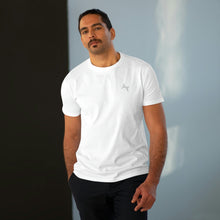 Kép betöltése a galériamegjelenítőbe: AKPH small logo PHOREVER™ back modern-fit Tee (14 colors | S-5XL)