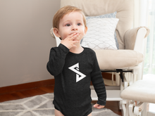 Kép betöltése a galériamegjelenítőbe: ESSAIDE Baby Long-Sleeve Organic Bodysuit