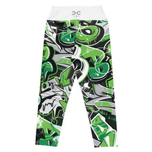 Kép betöltése a galériamegjelenítőbe: PANEL™ "LimeWall" Yoga Capri Leggings (XS-XL)
