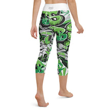 Kép betöltése a galériamegjelenítőbe: PANEL™ "LimeWall" Yoga Capri Leggings (XS-XL)
