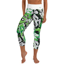 Kép betöltése a galériamegjelenítőbe: PANEL™ "LimeWall" Yoga Capri Leggings (XS-XL)
