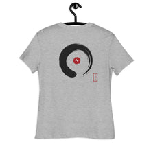 Kép betöltése a galériamegjelenítőbe: AKPH "ZenBud gal" women's relaxed tee (S-3XL)
