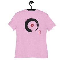 Kép betöltése a galériamegjelenítőbe: AKPH "ZenBud gal" women's relaxed tee (S-3XL)
