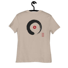 Kép betöltése a galériamegjelenítőbe: AKPH "ZenBud gal" women's relaxed tee (S-3XL)
